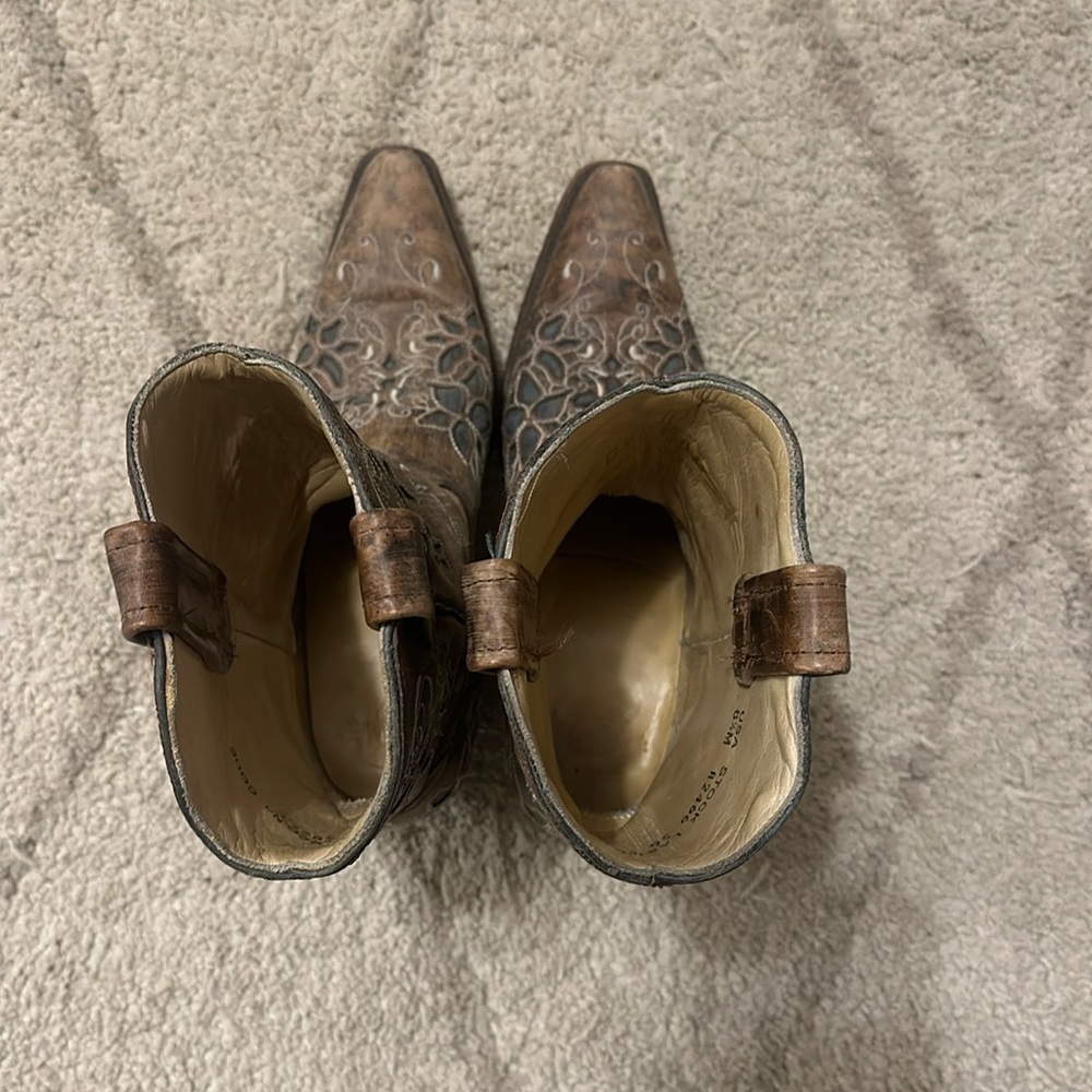 Corral short booties. Don’t wear as much ! Great used condition!